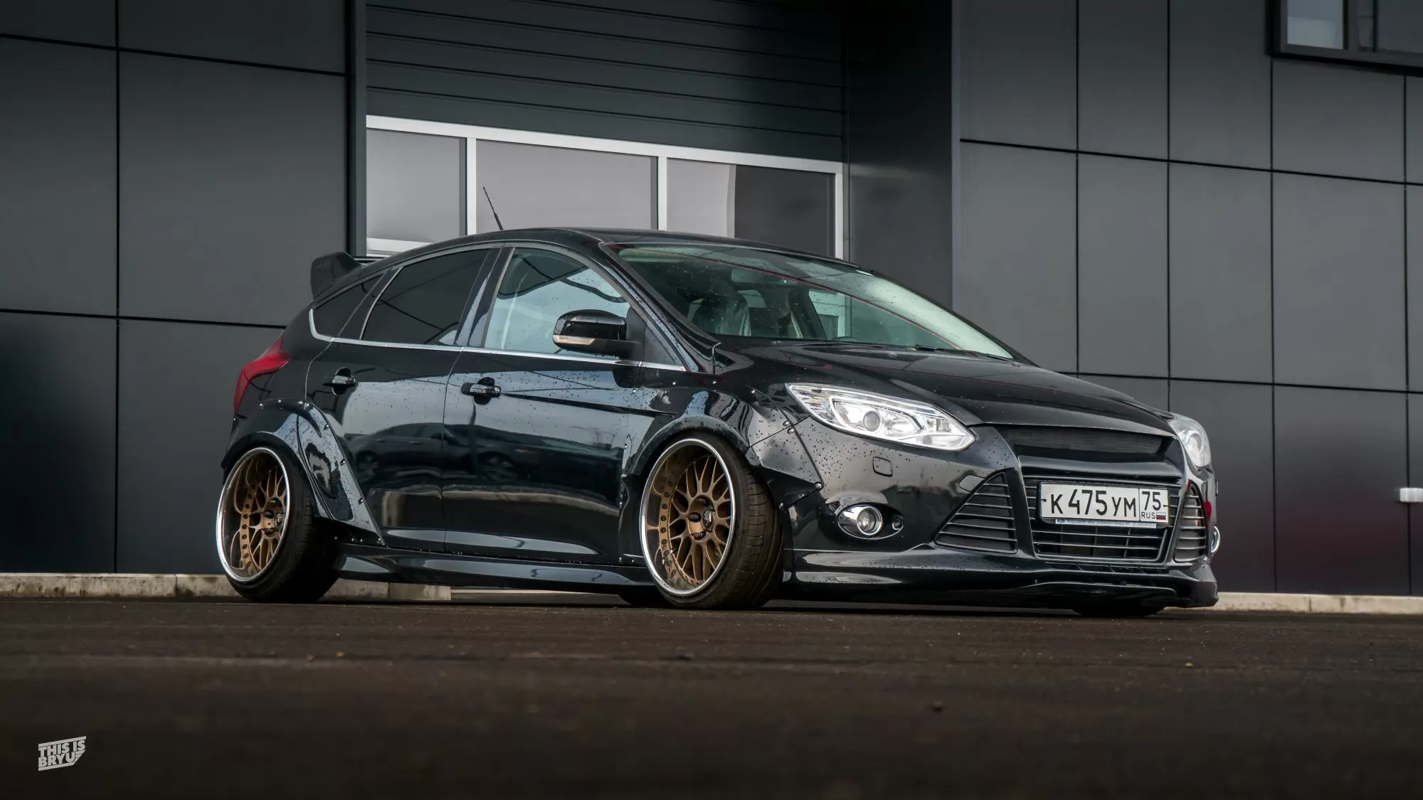 How to install flares Ford Focus?