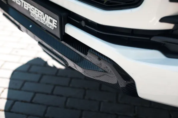 Carbon front lip Land Cruiser 300