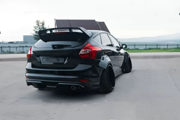 Spoiler Ford Focus 3