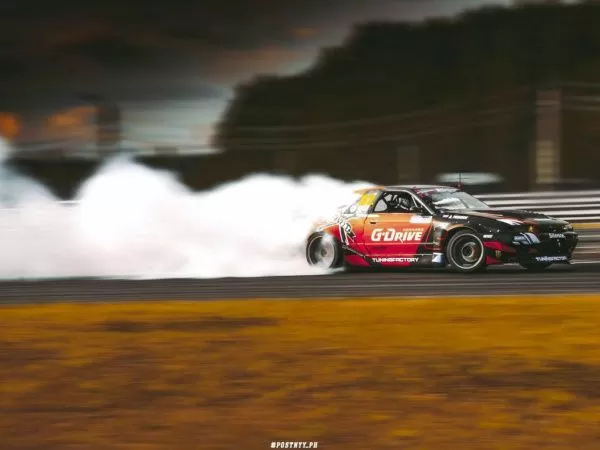 Wide body Nissan Skyline 32