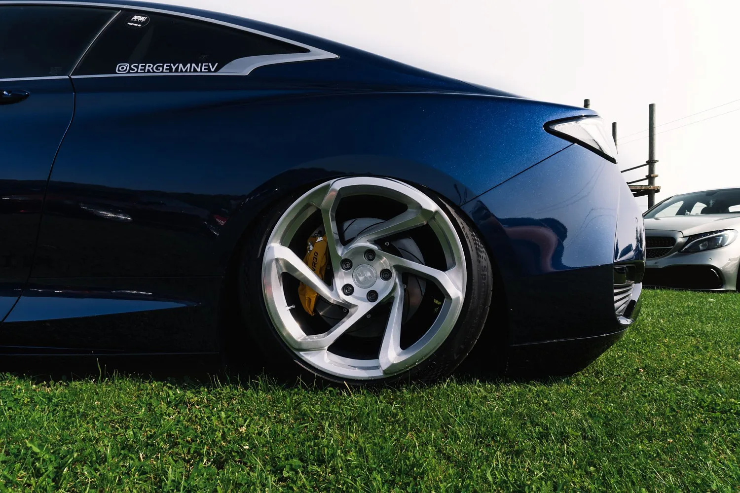 Tsunami Picnic - infiniti q60
