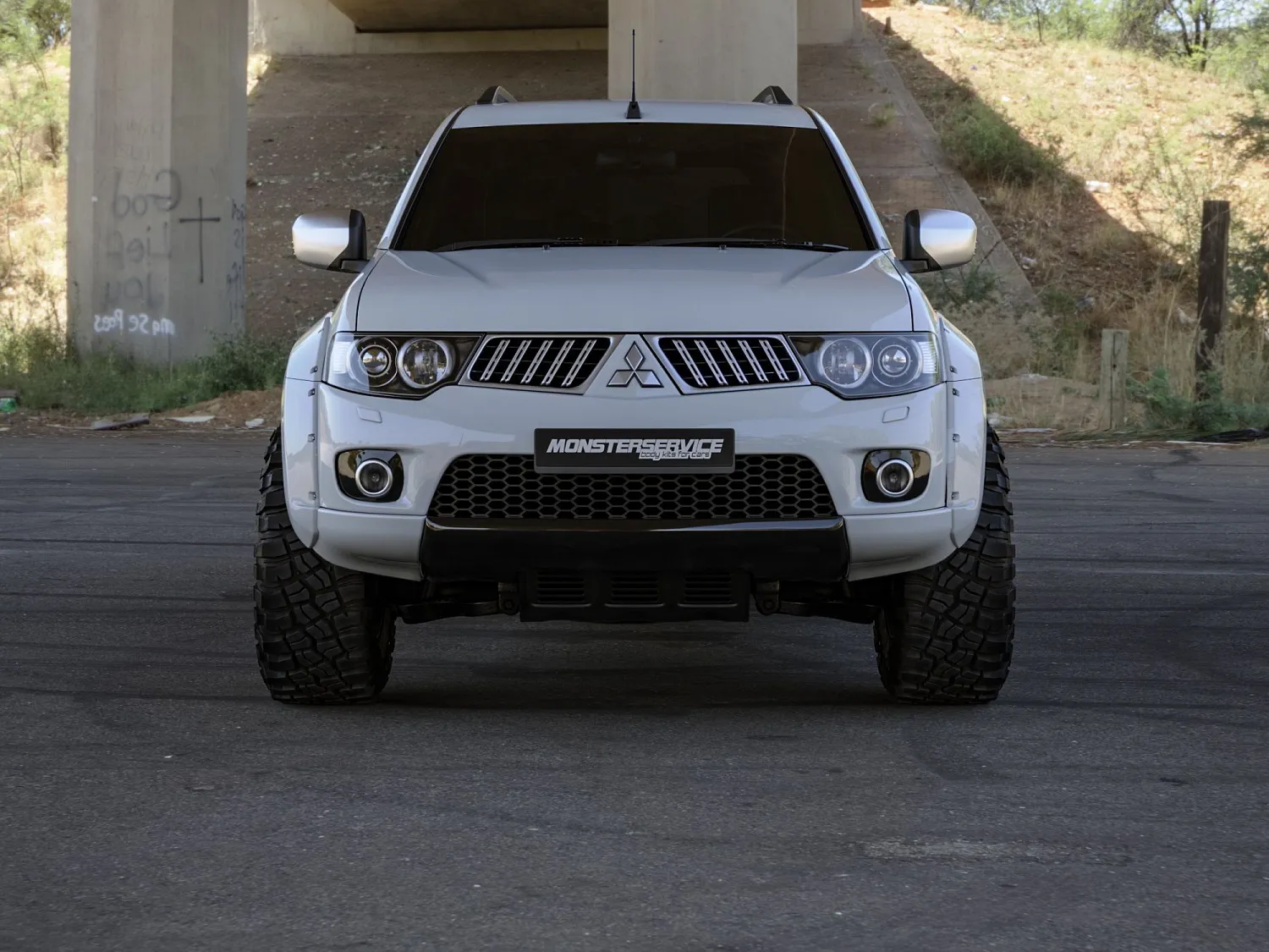 New! Fenders for MMC Pajero Sport 2