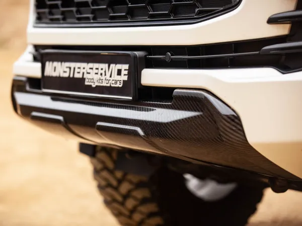 Carbon front lip Land Cruiser 300
