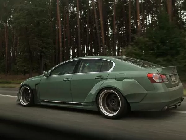 Wide body Lexus GS190