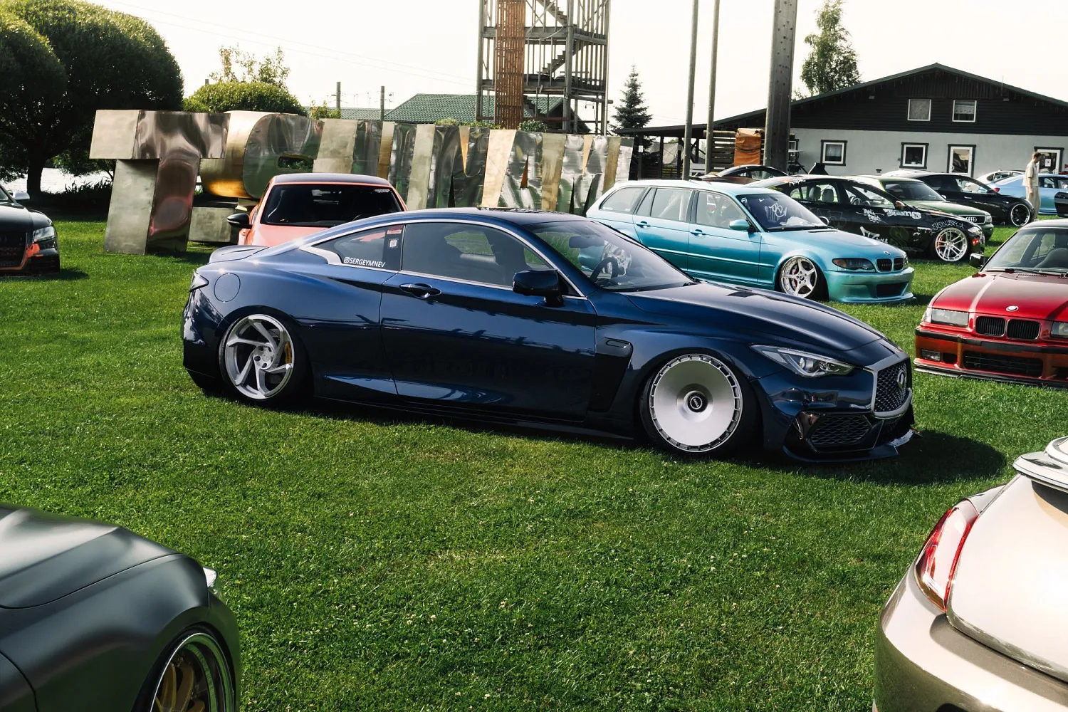 Tsunami Picnic - infiniti q60